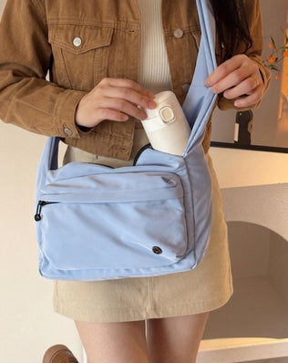 輕量防水斜背包
